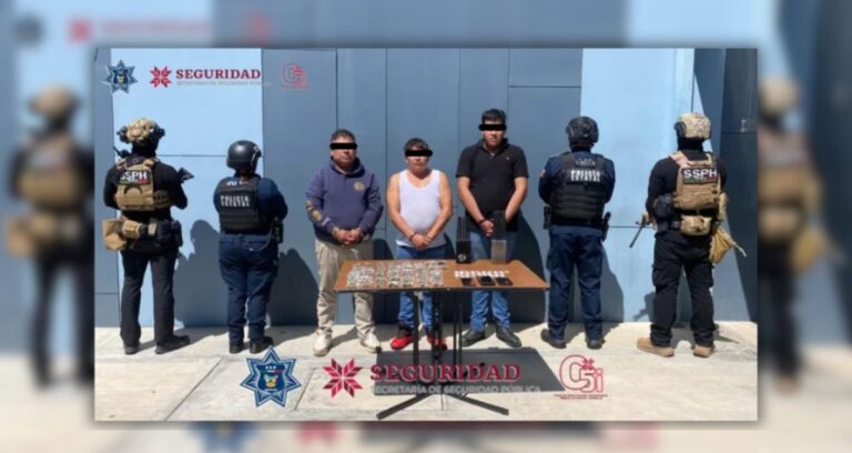 Recuperan tractocamión robado en Singuilucan; detienen a tres hombres