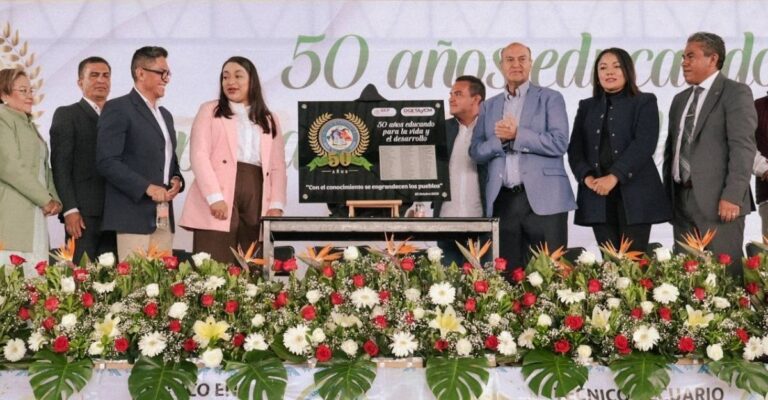 Naty Castrejón reconoce los 50 años del CBTA 67 en Hidalgo
