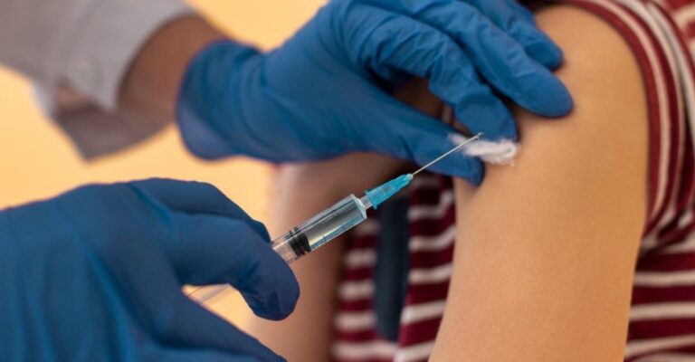 Vacunación en Hidalgo 2026-2027: dosis contra influenza, COVID-19 y VPH